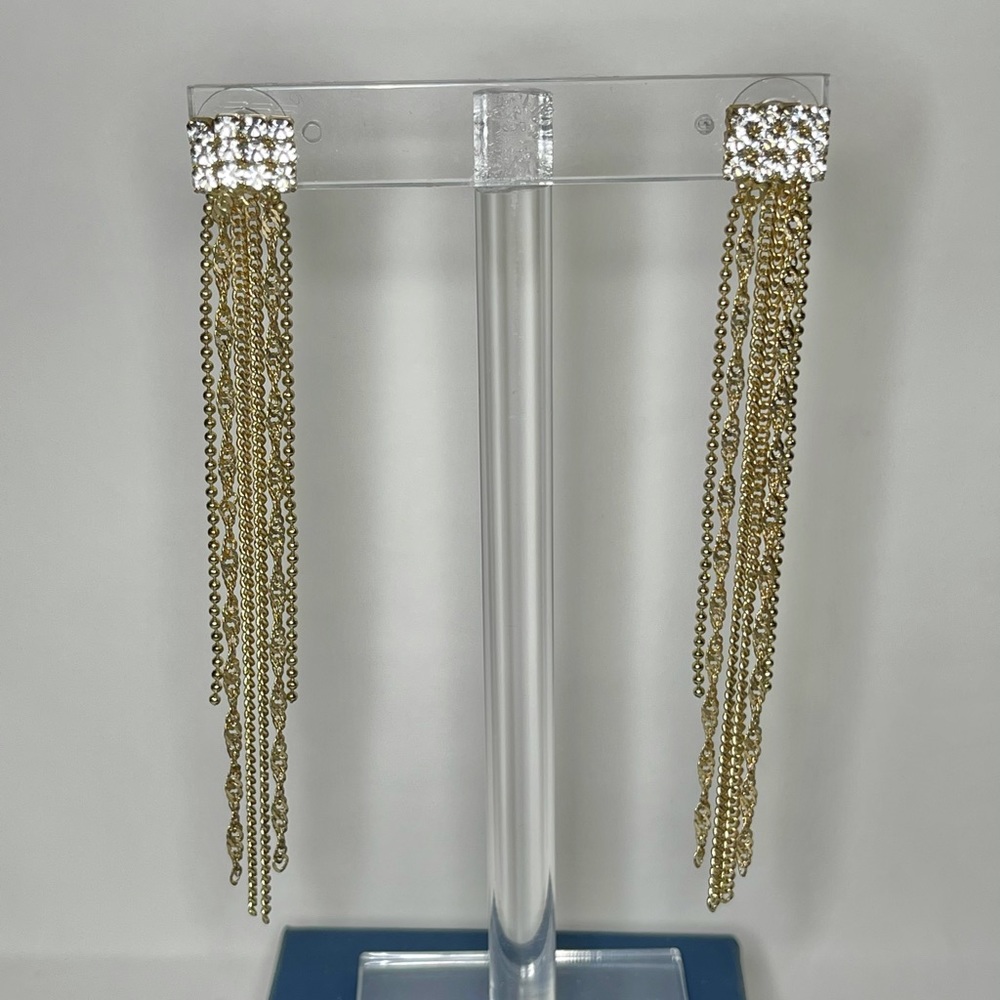 Dangling long earrings
